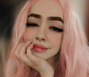 Skype chat with horny Gamer Girl Sophia