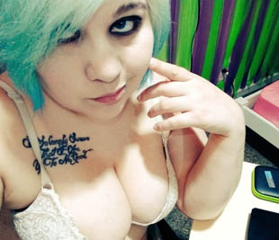 Skype chat with horny Gamer Girl Bulma